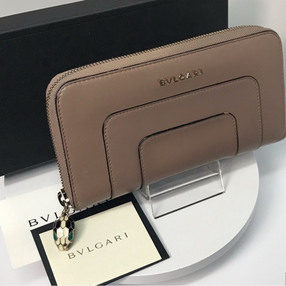 ✨💎BVLGARI💎✨ SERPENTI ZIPPY WALLET FULL INCLUSION!